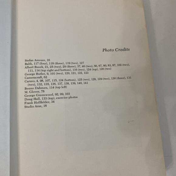 Arnold: The Education Of A Bodybuilder Hardcover (1977) HC DJ Ex Lib - Picture 12 of 16